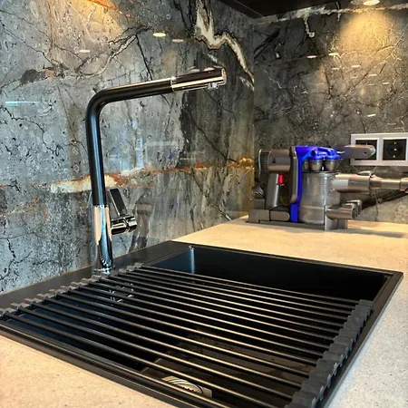 Black Diamond Business Park Free Parking Apartment *